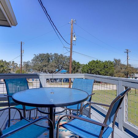 Home With Sunroom And Fire Pit - Near Canyon Lake! 外观 照片