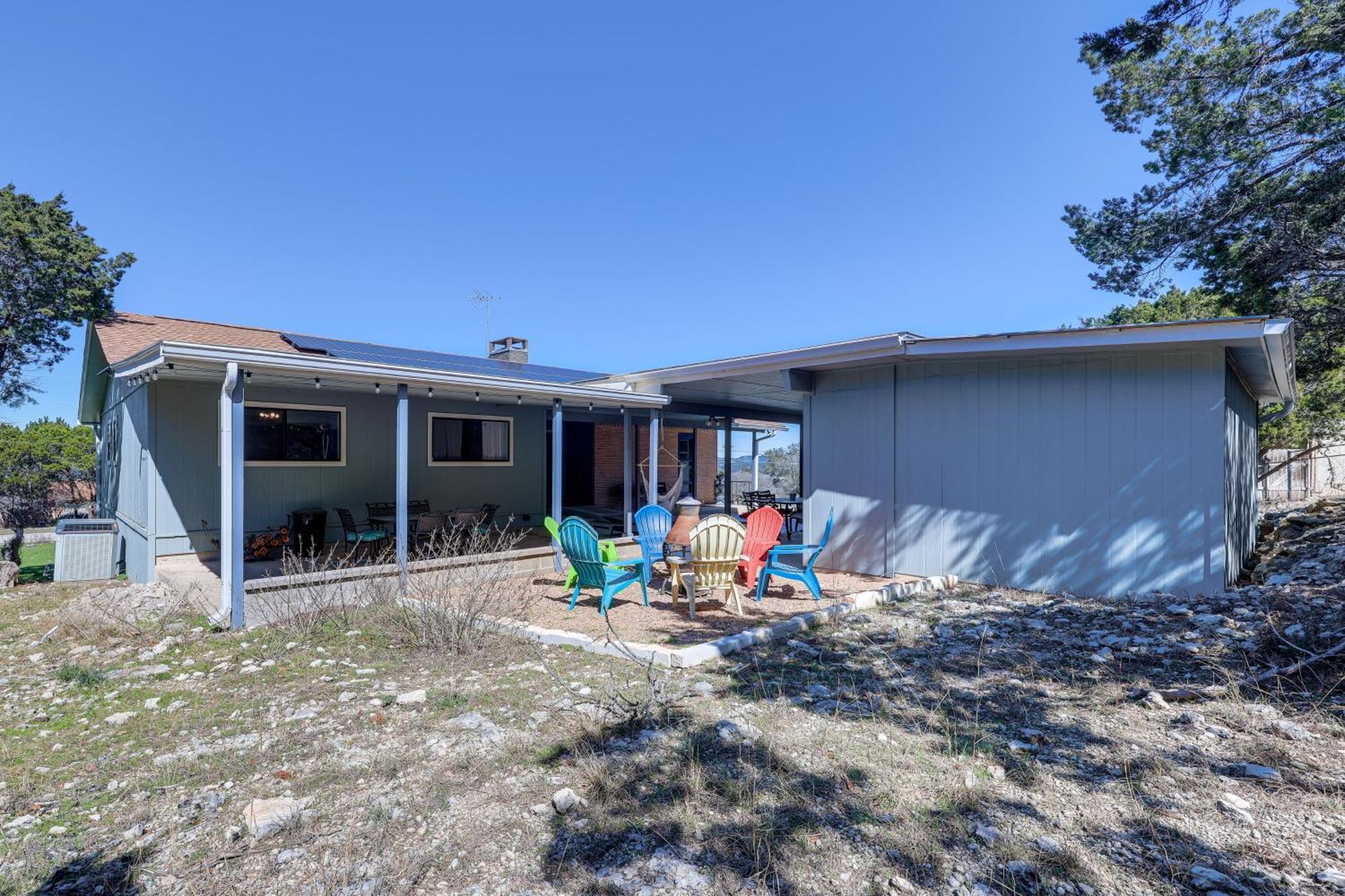 Home With Sunroom And Fire Pit - Near Canyon Lake! 外观 照片